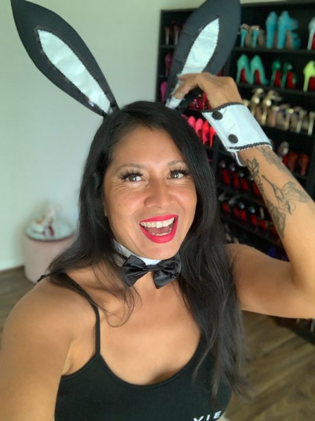 Stilettocouturebella pornstar pretty img