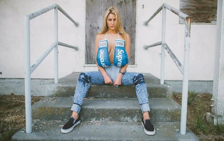 Thesavannaheleven sex model galleries