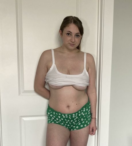 Yoursifyouwantme star erotic pictures