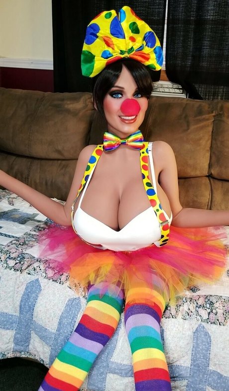 zoeyclown pretty pornstar image