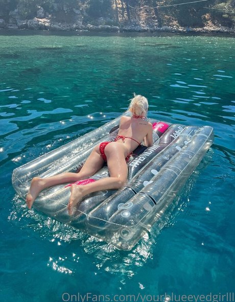 zoeybrooks18 nude star pic