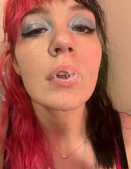 zoeybenzz pornstar naked img