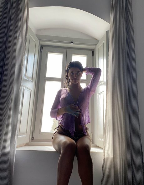 zoexgara pretty actress pic