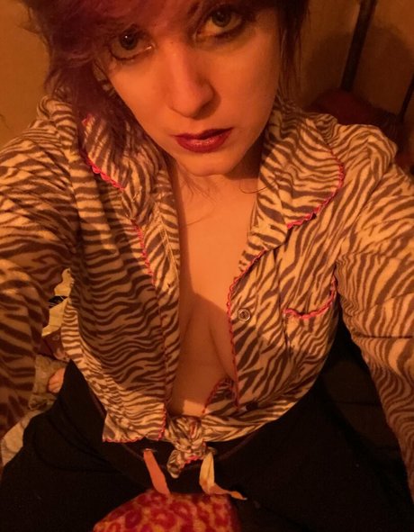 zombieciz pornstar erotic image