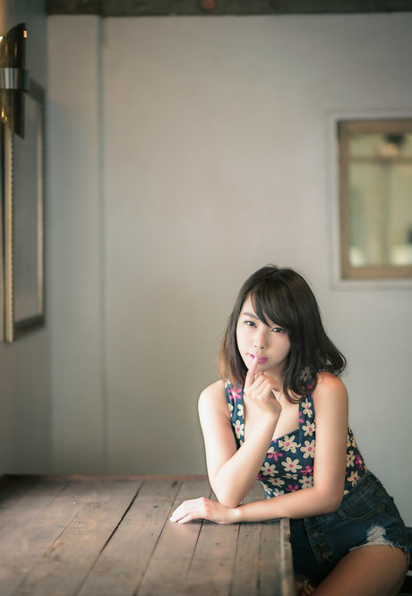 Zoe So beautiful actress picture