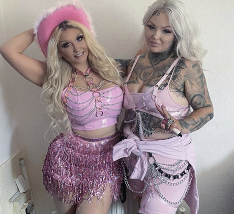 zoemelissamae naked pornstar pics