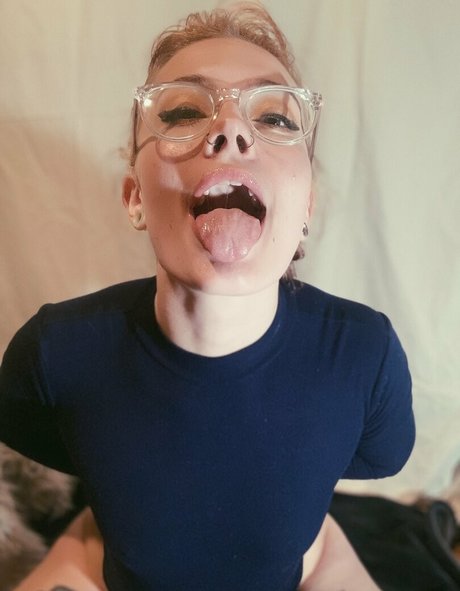 zoelovve free xxx pornstar pics