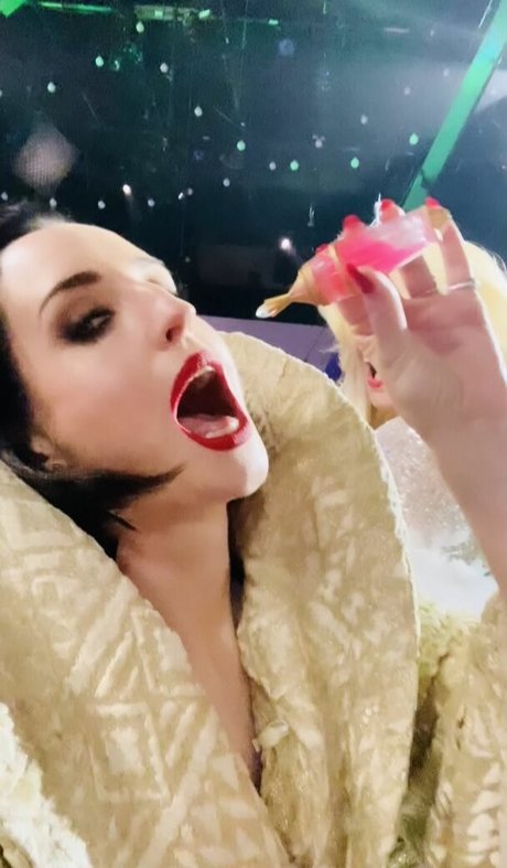 Zoe Lister Jones pornstar beautiful pictures