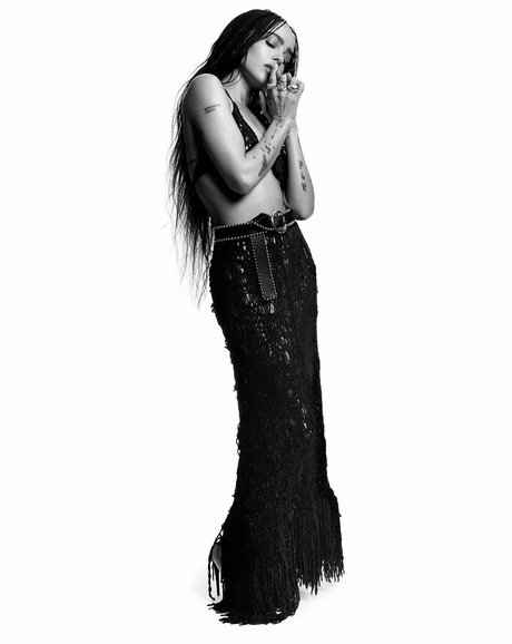 Zoe Kravitz star erotic pics