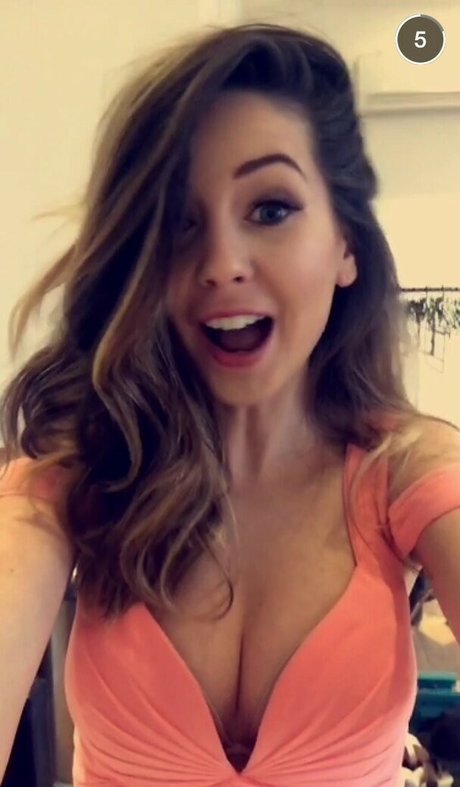 Zoe Sugg star top galleries