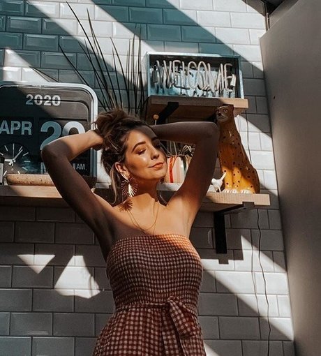 Zoe Sugg free model photos