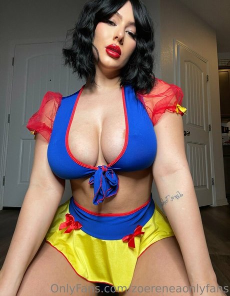 zoereneaonlyfans star beautiful image