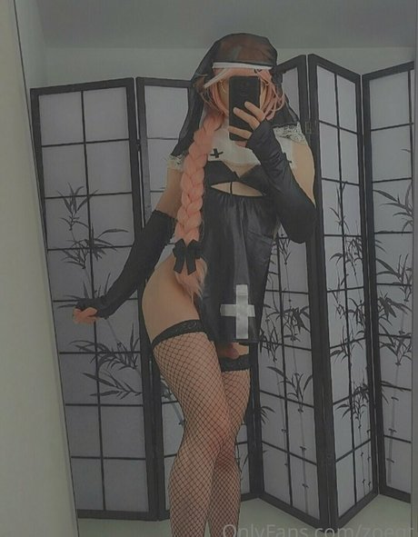 zoeqtxx sex star photos