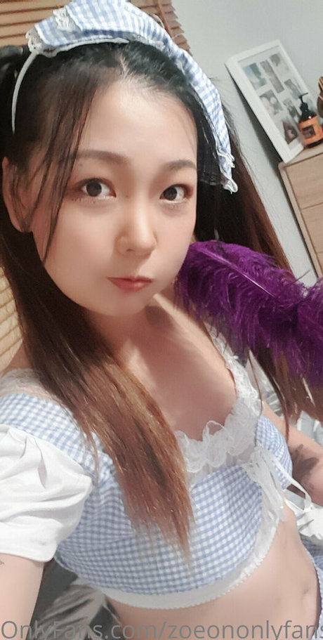 zoeononlyfans pornstar nude pictures