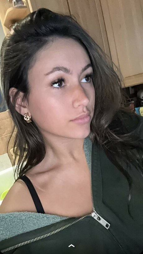 Zoe Fergurson star art pic