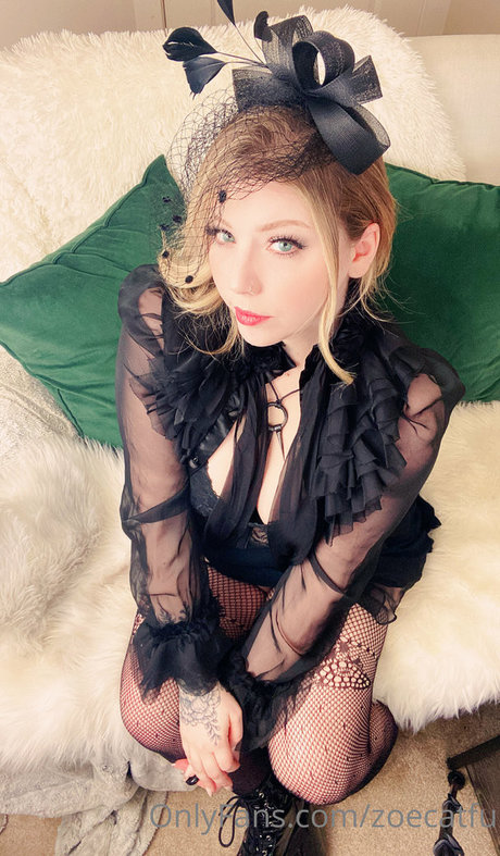 ZoeCatfu model pornographic image