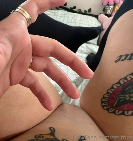 zetitties star xxx galleries