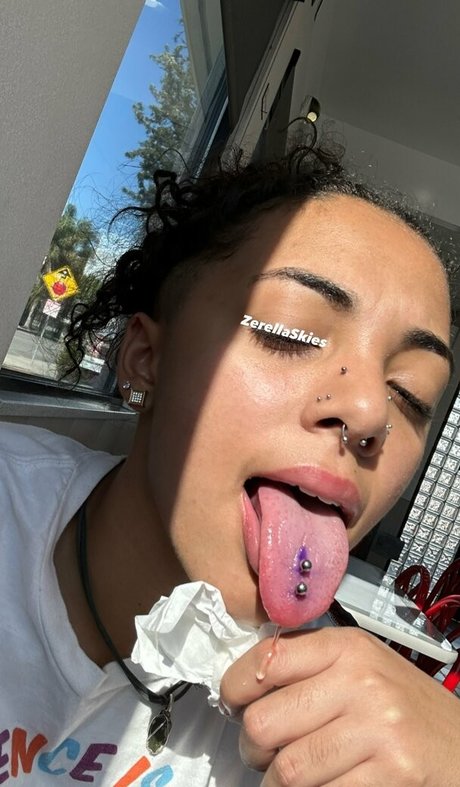 Zerella Skies model beautiful pic