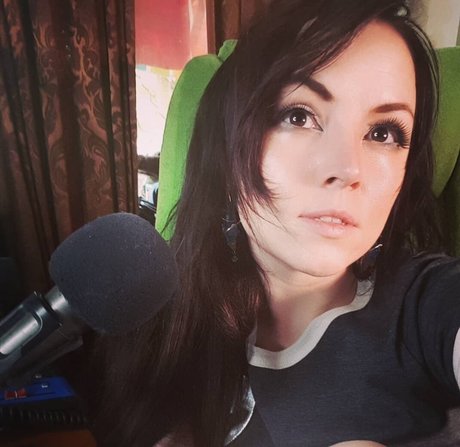 ZeplaHQ erotic model pictures