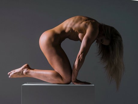 Aline Hirth model nudes photos