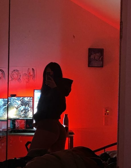 _estherng model xxx img