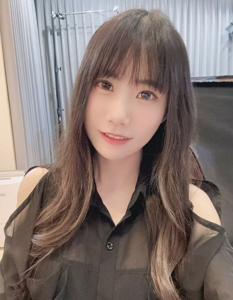 Rus Piano pretty model photos