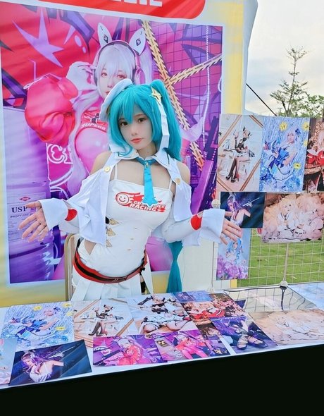 Messie Huang erotic star pic