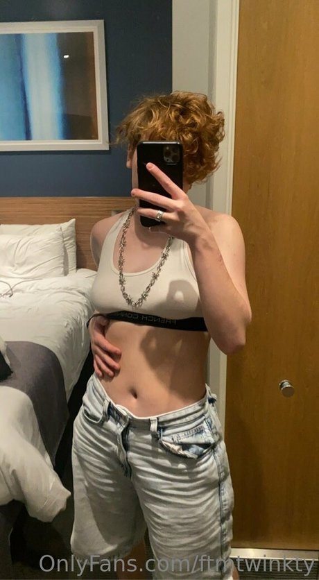 ftmtwinkty model naked img