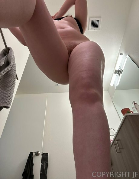 Janie Fit perfect actress img