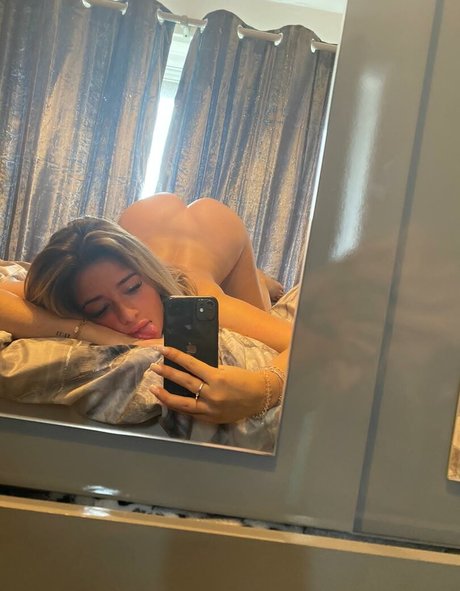 Chloe Allen art model pictures