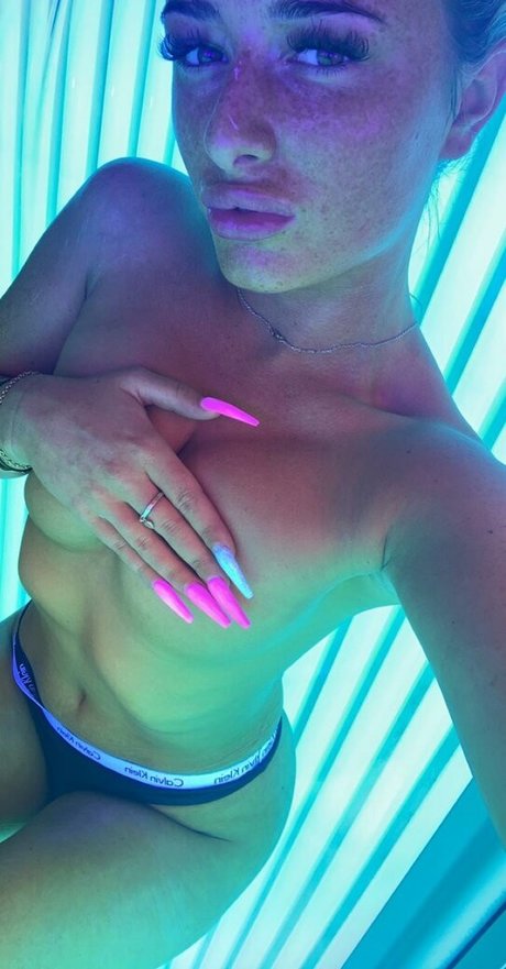 Chloe Allen beautiful model photo