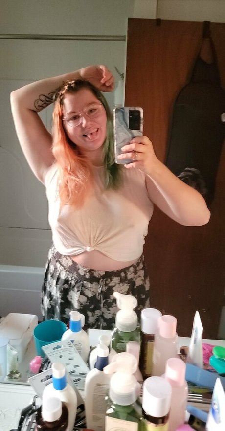 peachykeenstine22 pornstar nude image