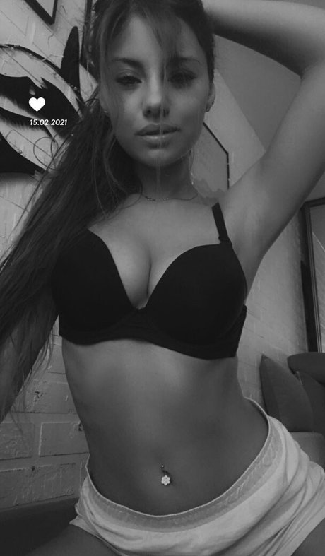 lovepaaulina pretty pornstar pic