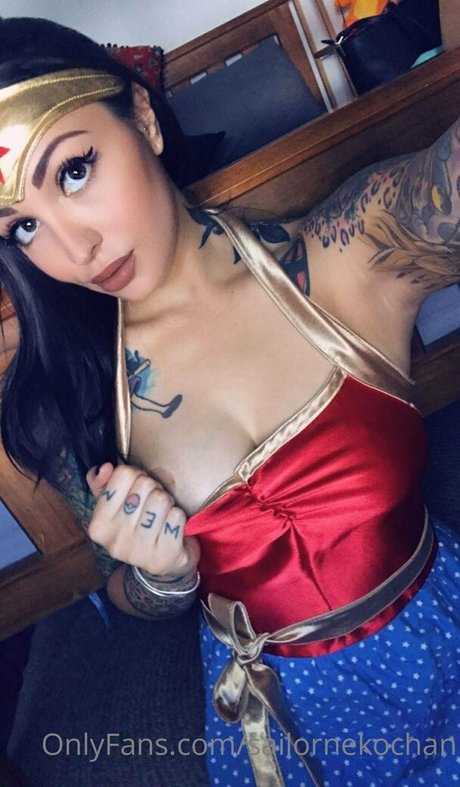 sailornekochan nude model photos