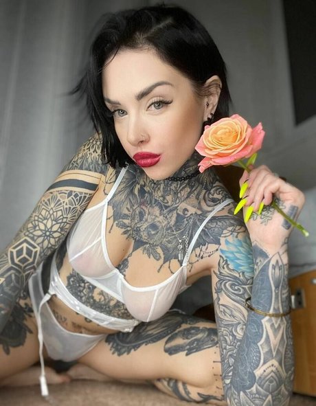 Diana Madness model porn photos