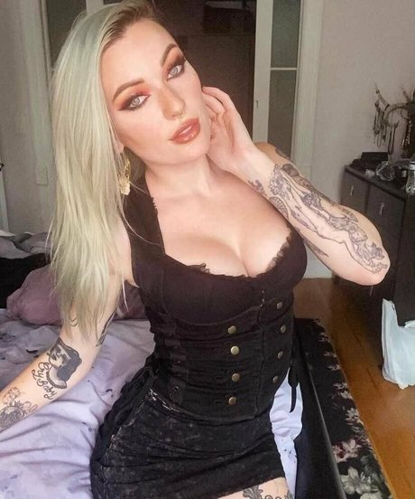 blackheartburlesque model pretty galleries