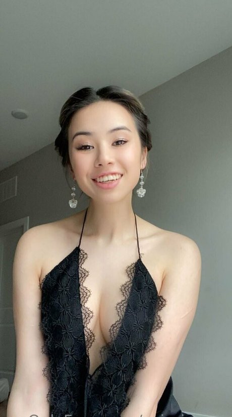 asiariverax naked actress pic