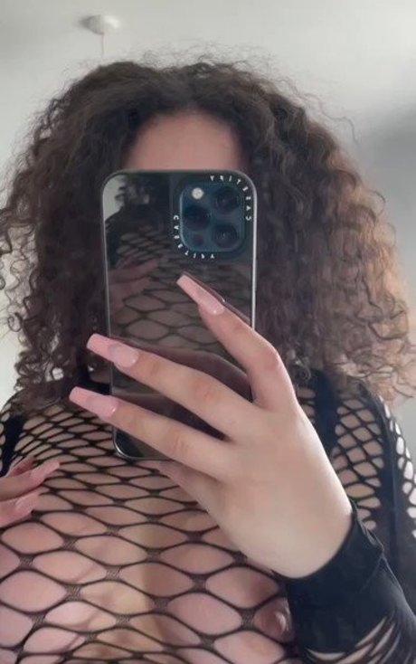 Karithecherry model photo