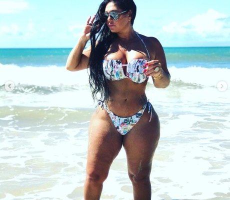 Coroa Gostosa beautiful model pics