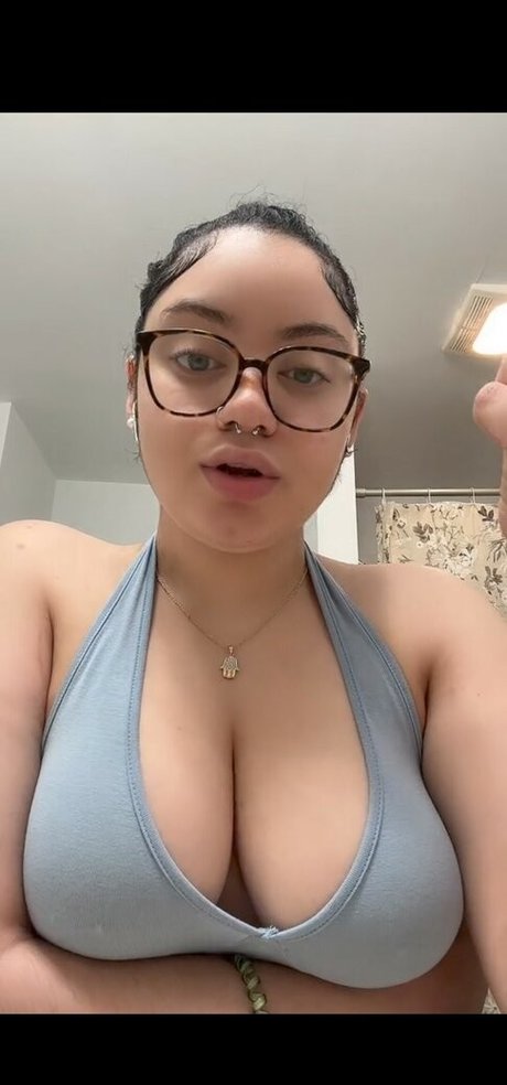 lips onlyfans sexy nude image