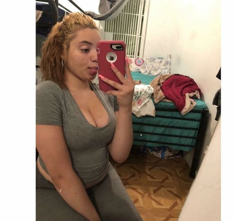 Sesy Dadoll naked star picture