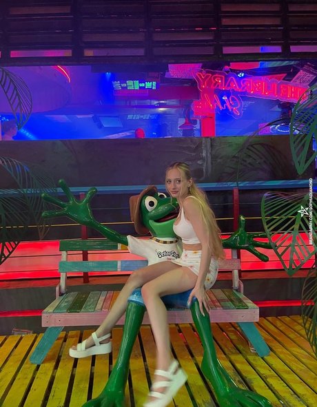 Sophia Diamond erotic model pics