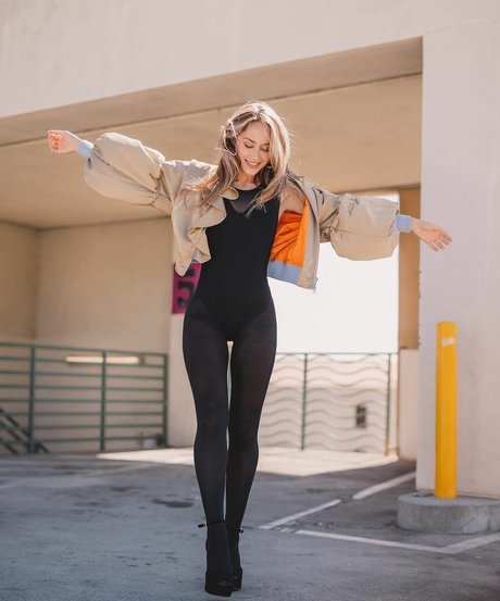 Angela Halili sex pornstar galleries