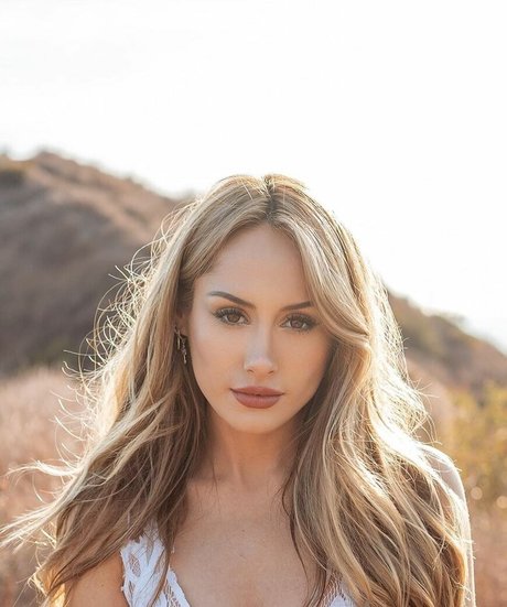 Angela Halili perfect pornstar img