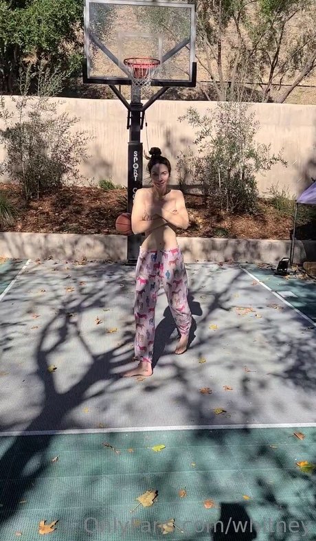 Whitney Cummings Profile pic