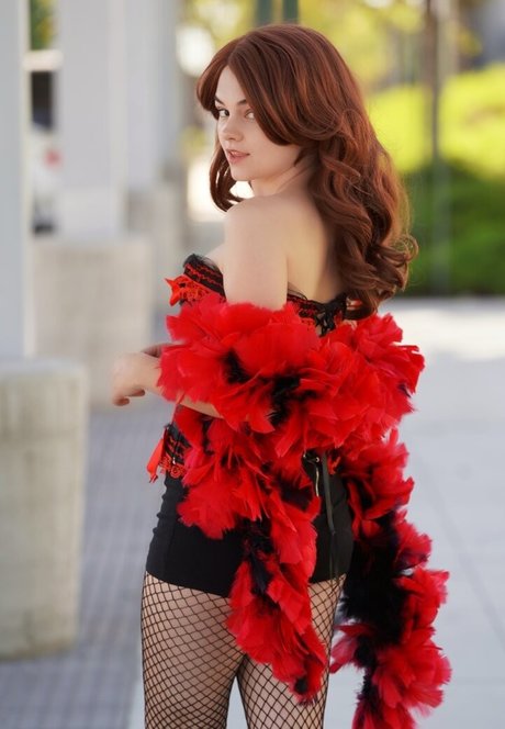 Mina Kess pretty model images