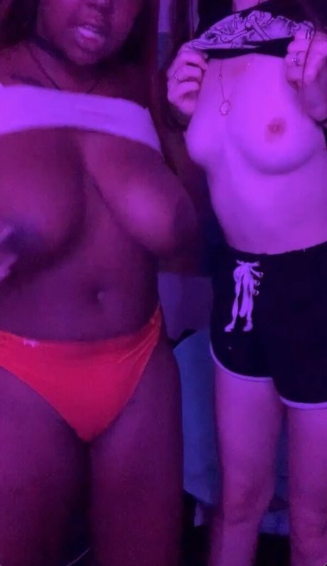 Demon Lives star nude picture