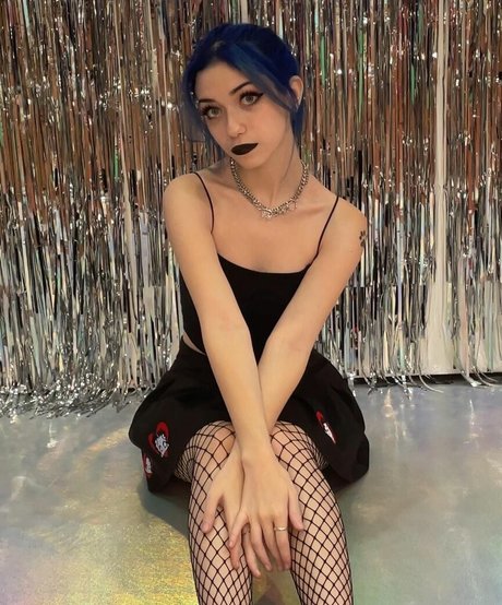 Iluvmeww art pornstar archive