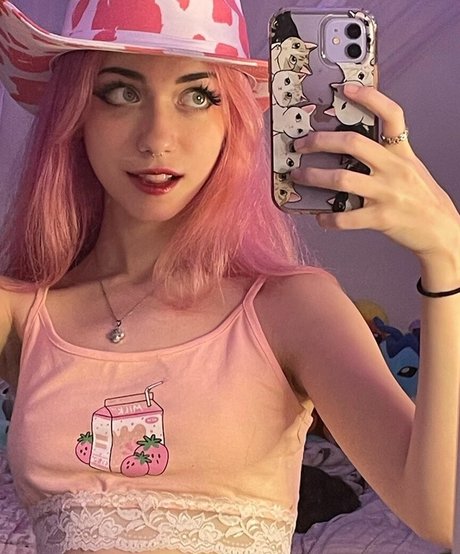 Iluvmeww sexy actress photo