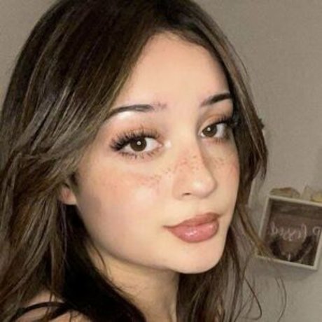 Babyyyangiee sex actress pictures